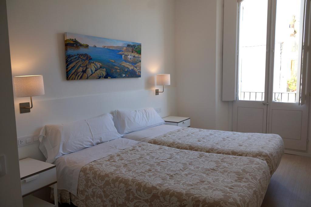 Hostal Marina Cadaqués Exterior foto